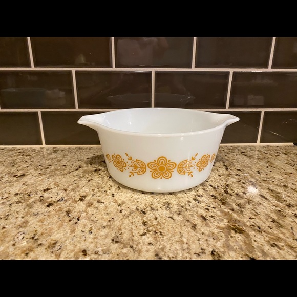 Vintage Pyrex Casserole Dish Gold Flowers - Picture 6 of 8